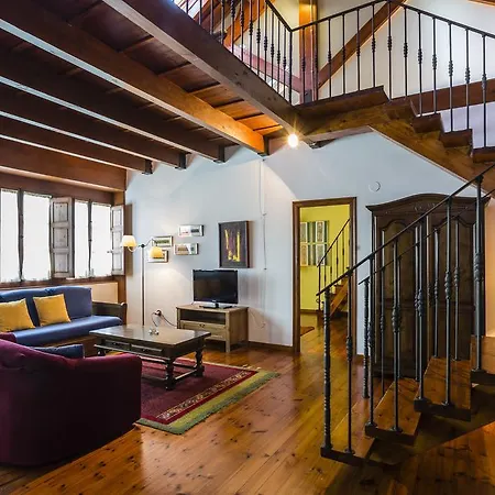 Apartamento La Casona De *